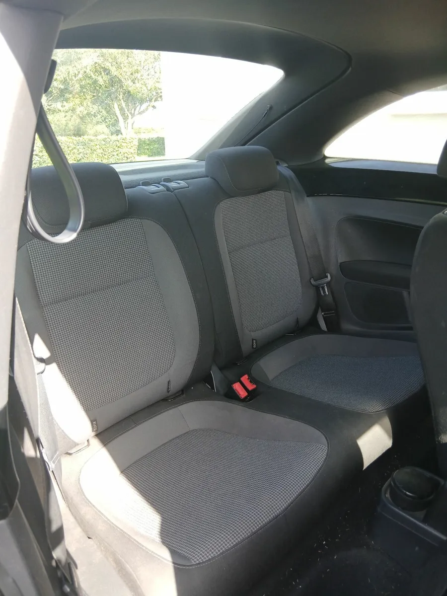 Volkswagen Beetle 2015 - Image 4