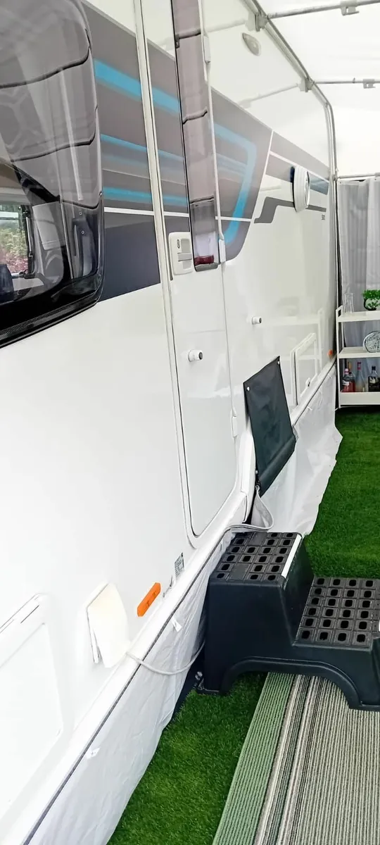 Caravan - Image 2