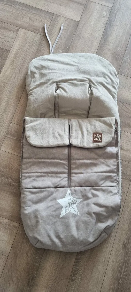 Buggy and new born car seat - Image 2