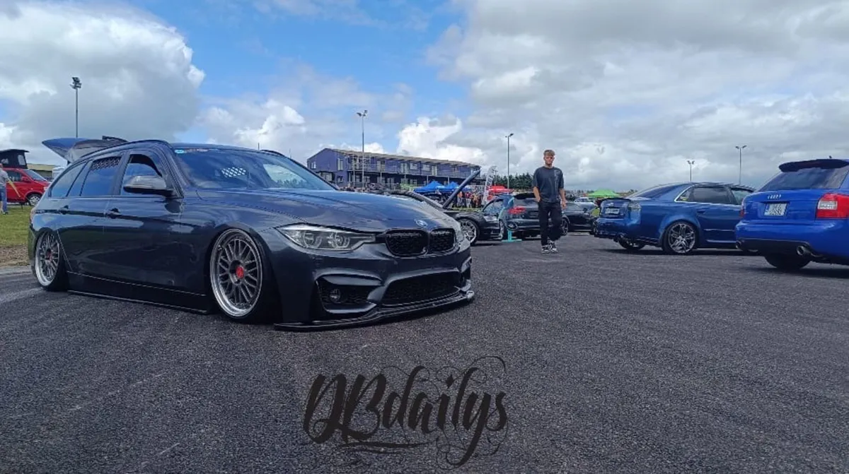 2018 BMW F31 Touring - Image 2