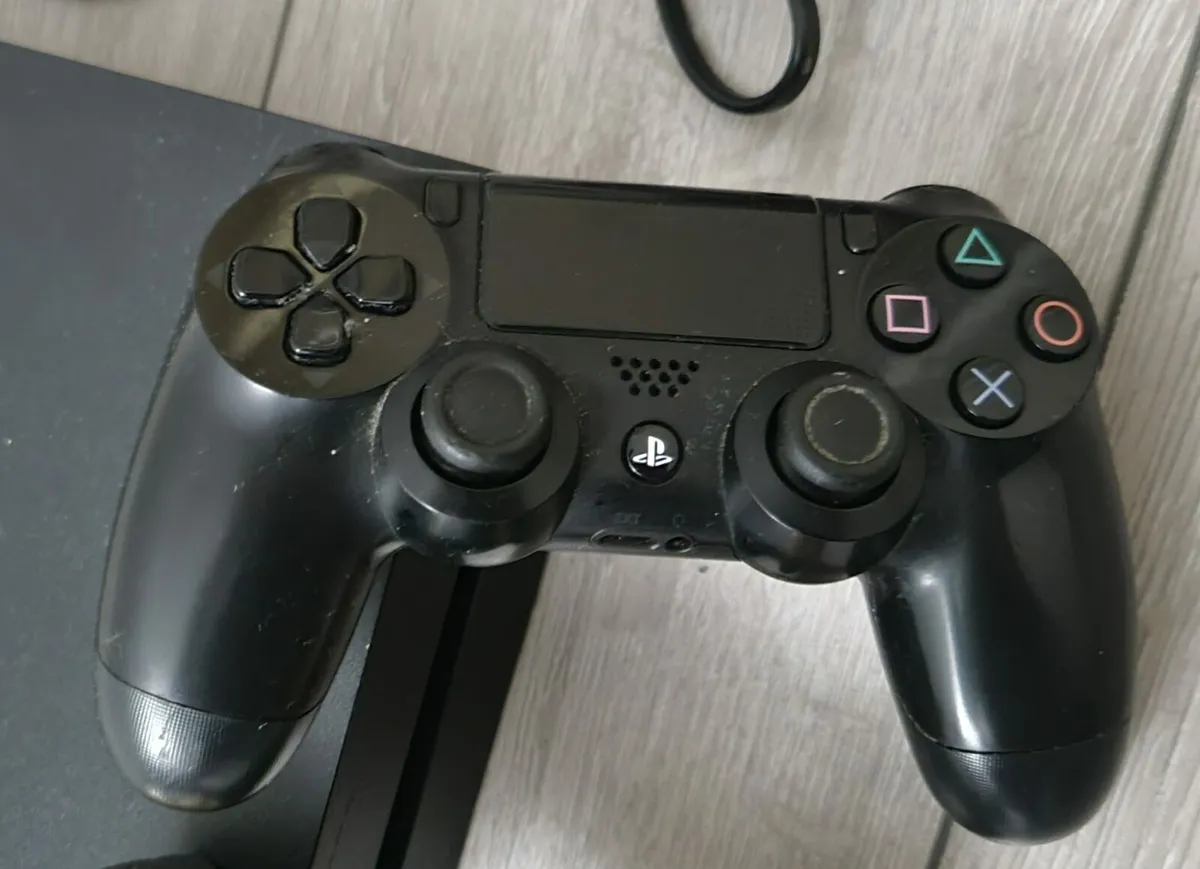 Playstation 4 - Image 2