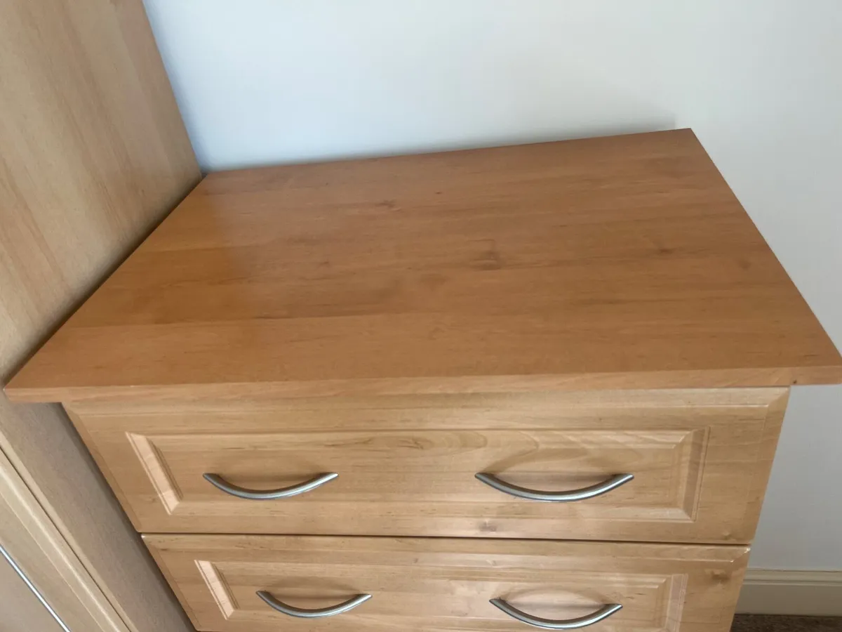 5 drawer chest of drawers - Image 1