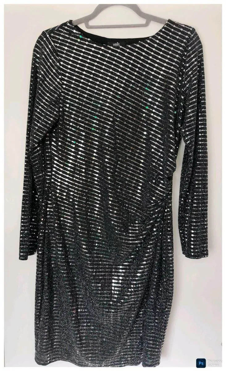 Beautiful dress - Image 1