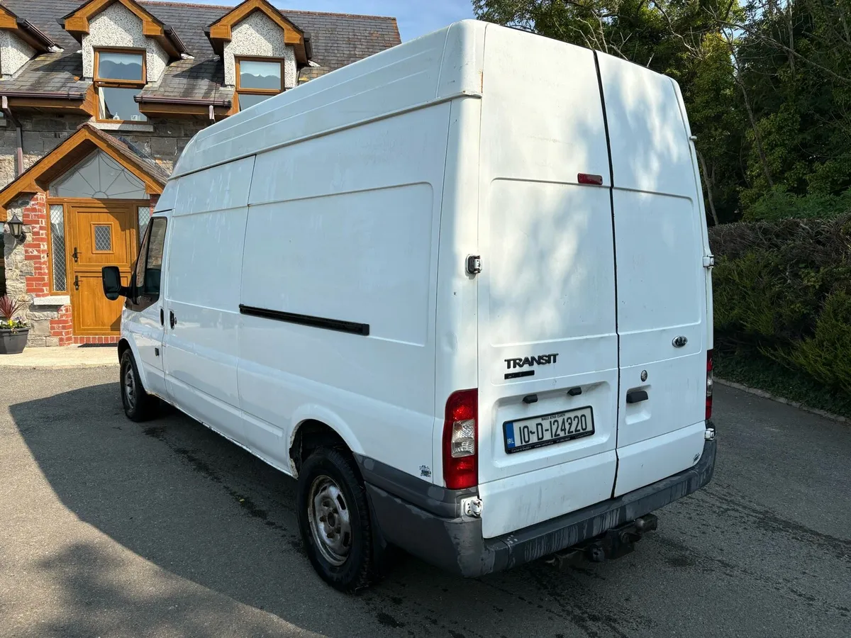 2010 Ford Transit with car parts - Image 3