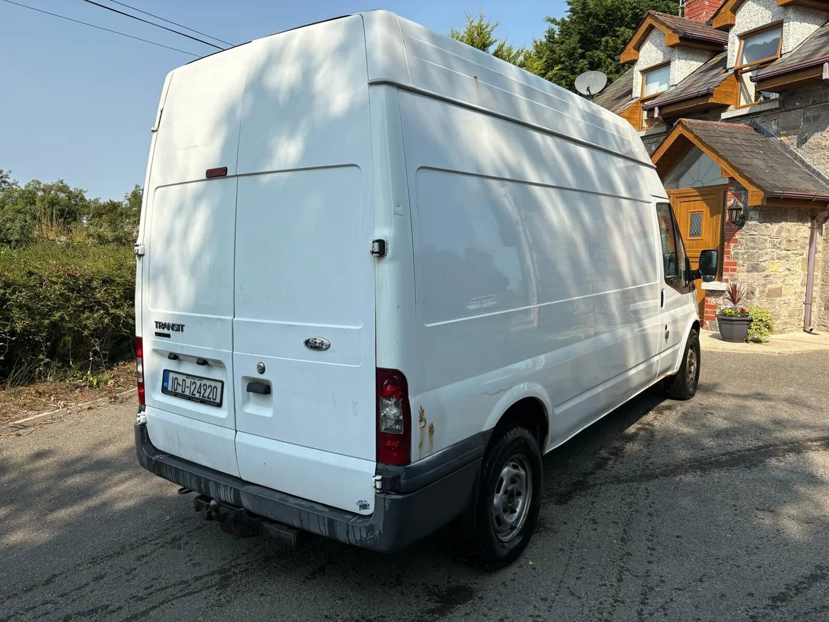 2010 Ford Transit with car parts - Image 4