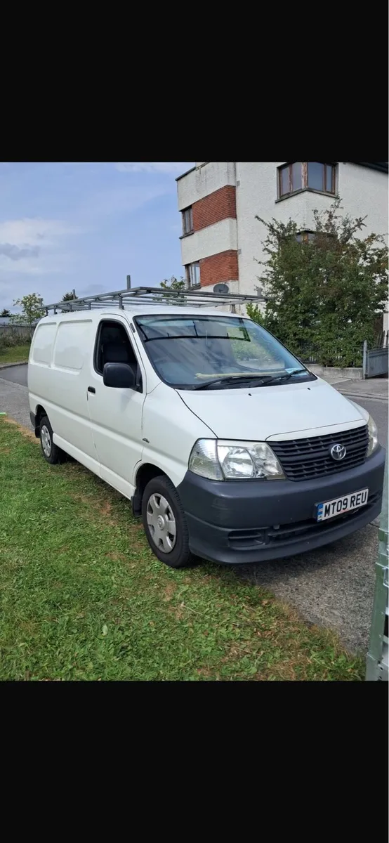 2009 Toyota Hiace - Image 2