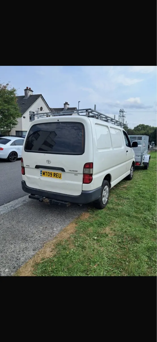 2009 Toyota Hiace - Image 4