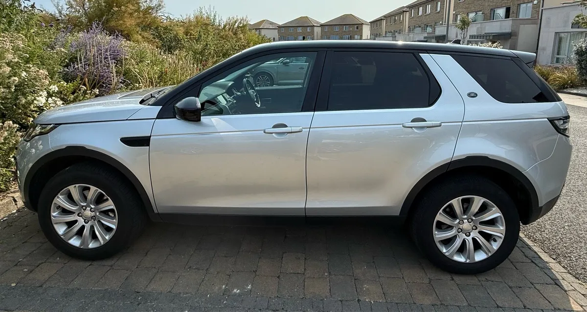 Land rover Discovery Sport - Image 2