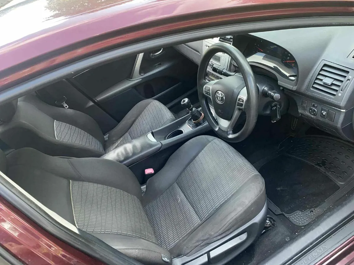Toyota Avensis 2014 - Image 4
