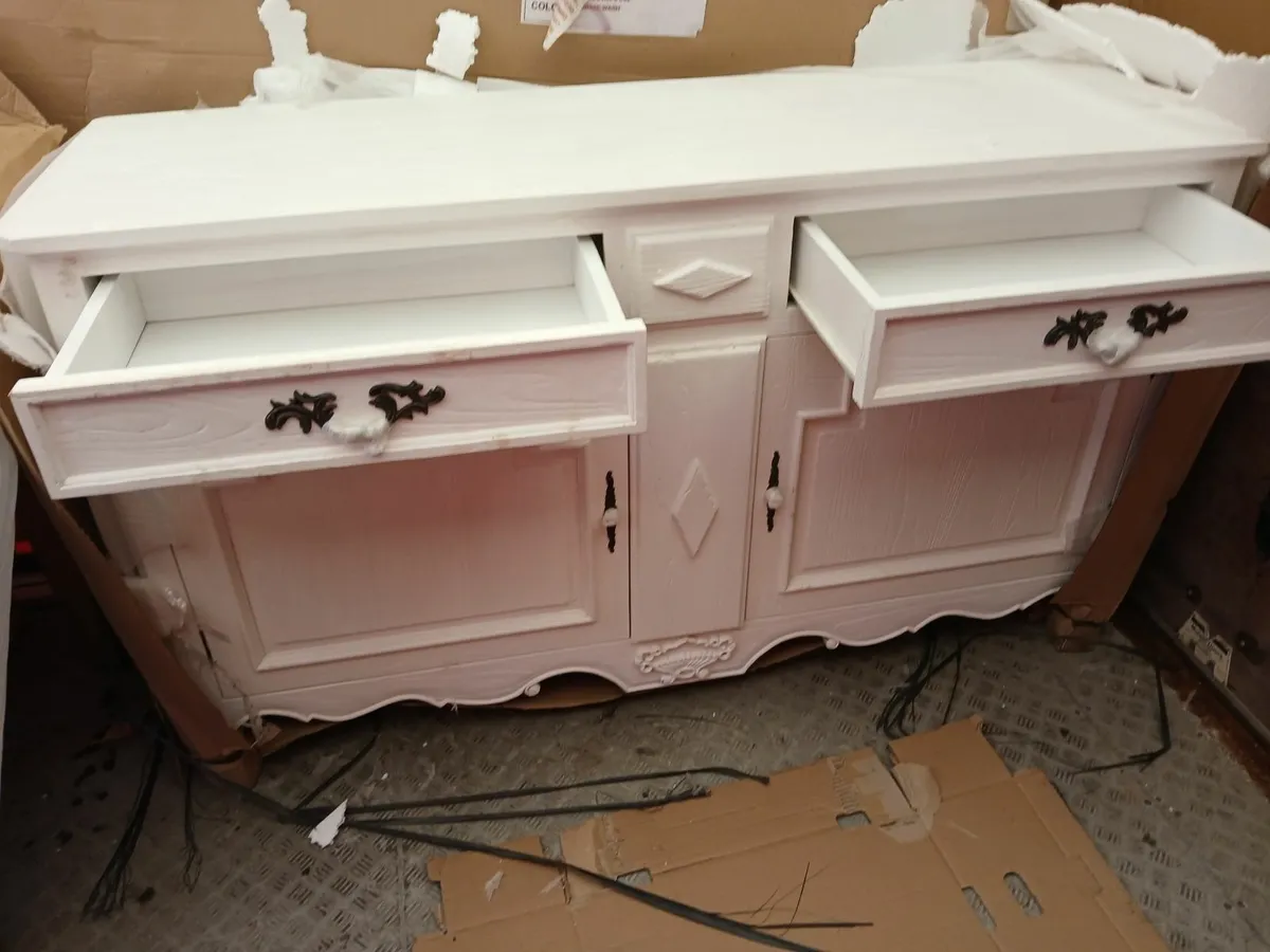 Traditional dresser cabbinet old style new - Image 1