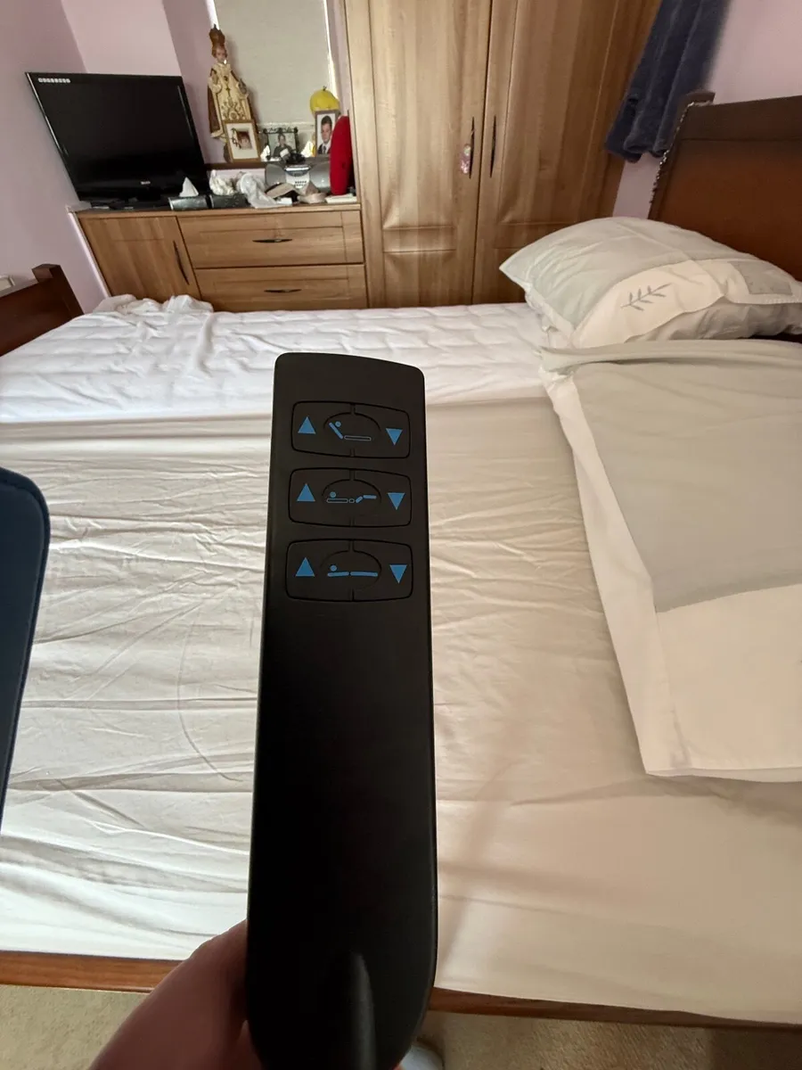 Bed - Image 1