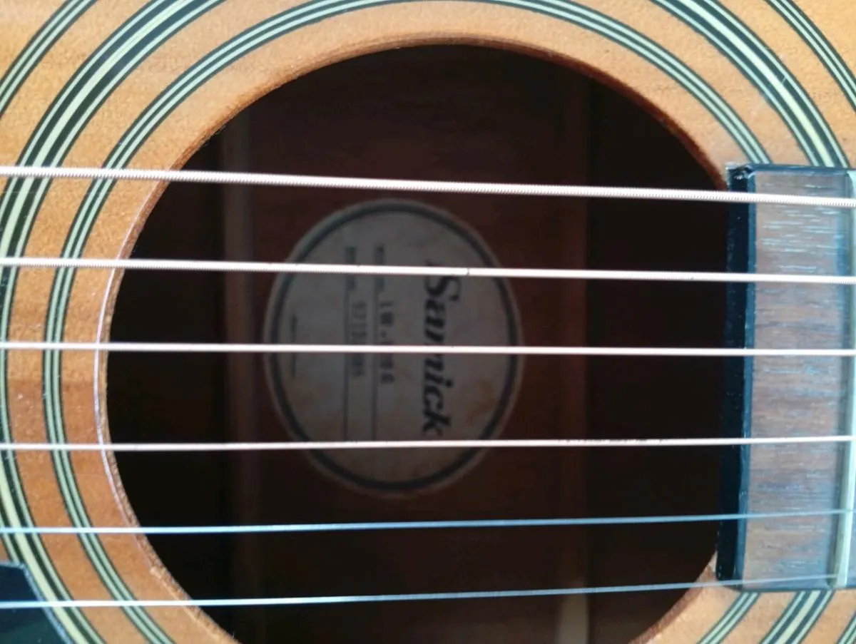 Acoustic guitar - Image 3