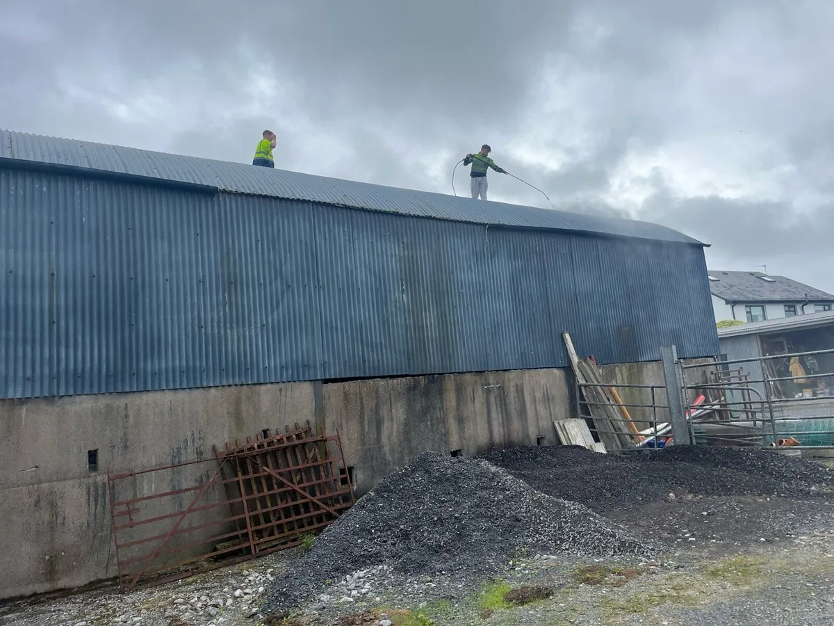 Farm, Shed, painting - Image 1