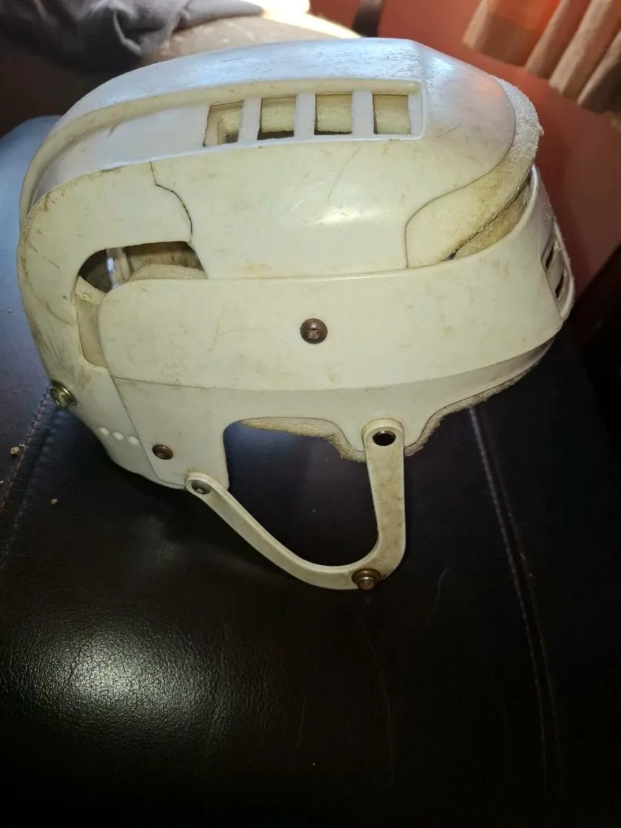 Canadian oldstyle helmet - Image 4
