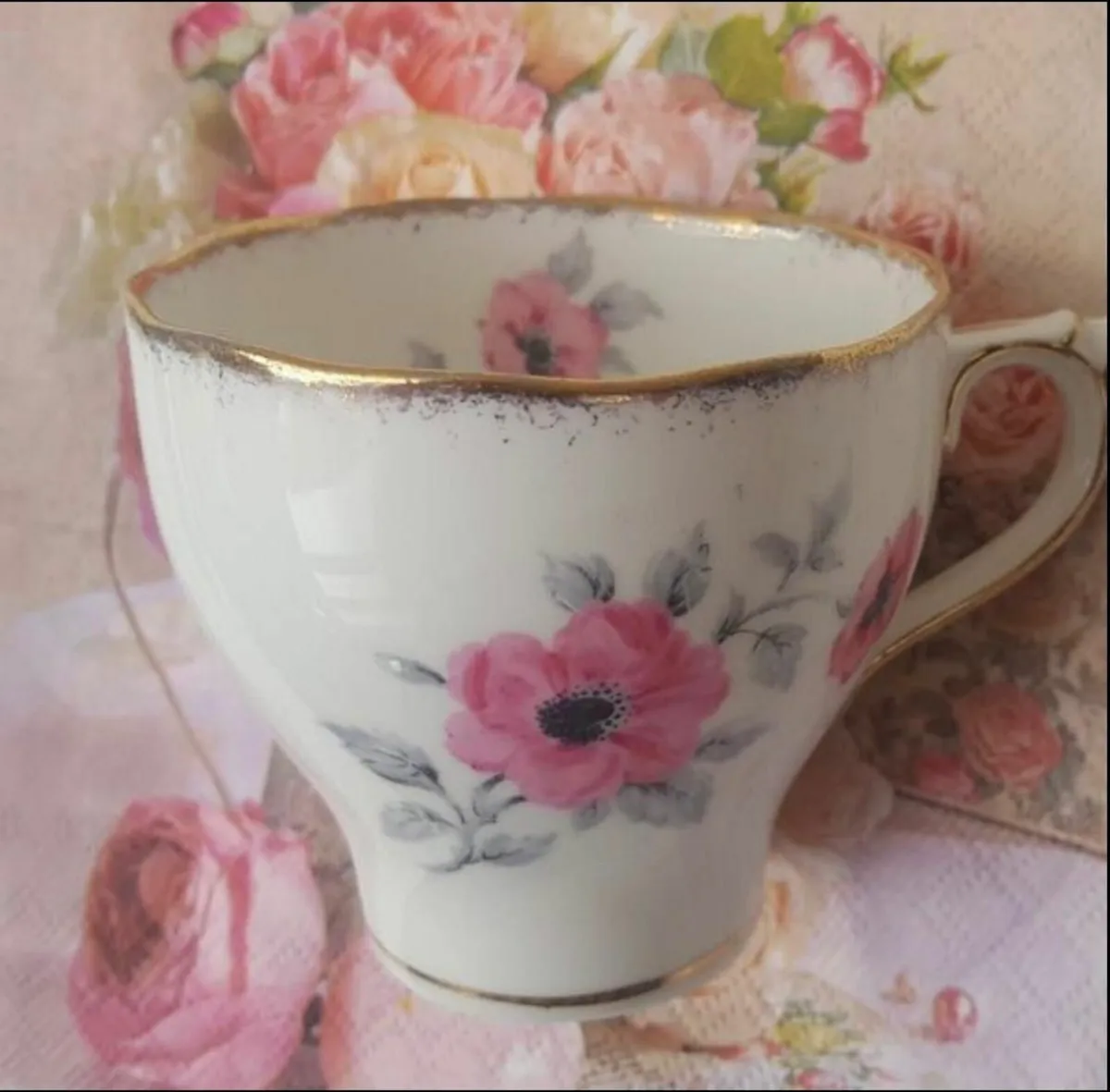 Rosyln Vintage bone china set - Image 3