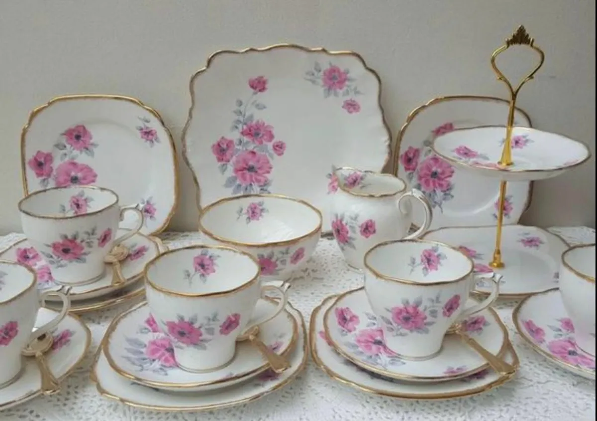Rosyln Vintage bone china set - Image 4