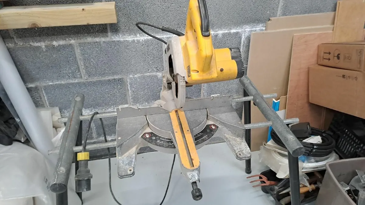 Dewalt Mitre / Chop saw - Image 2