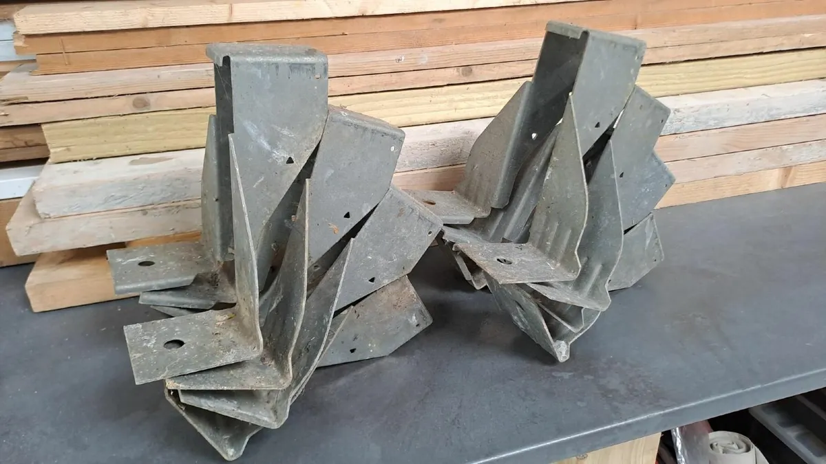 Joist Hangers 47mm x 102mm. Heavy Duty, galvanised - Image 2