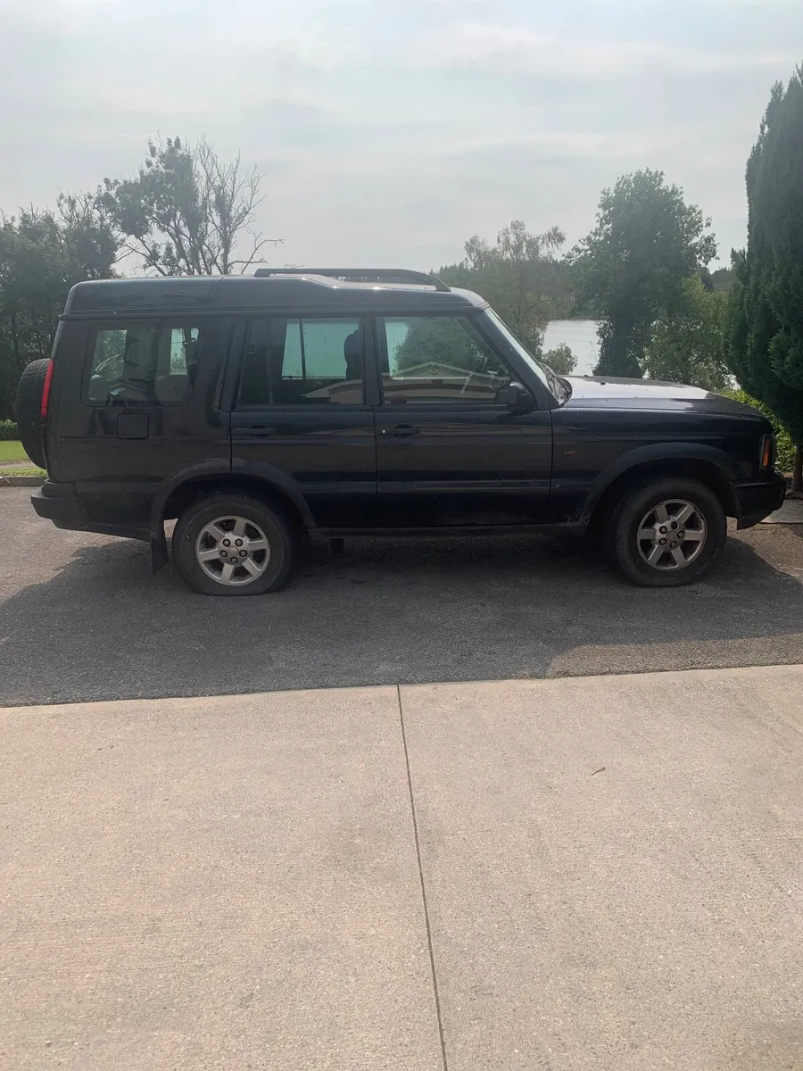 Land Rover Discovery 2004 - Image 1