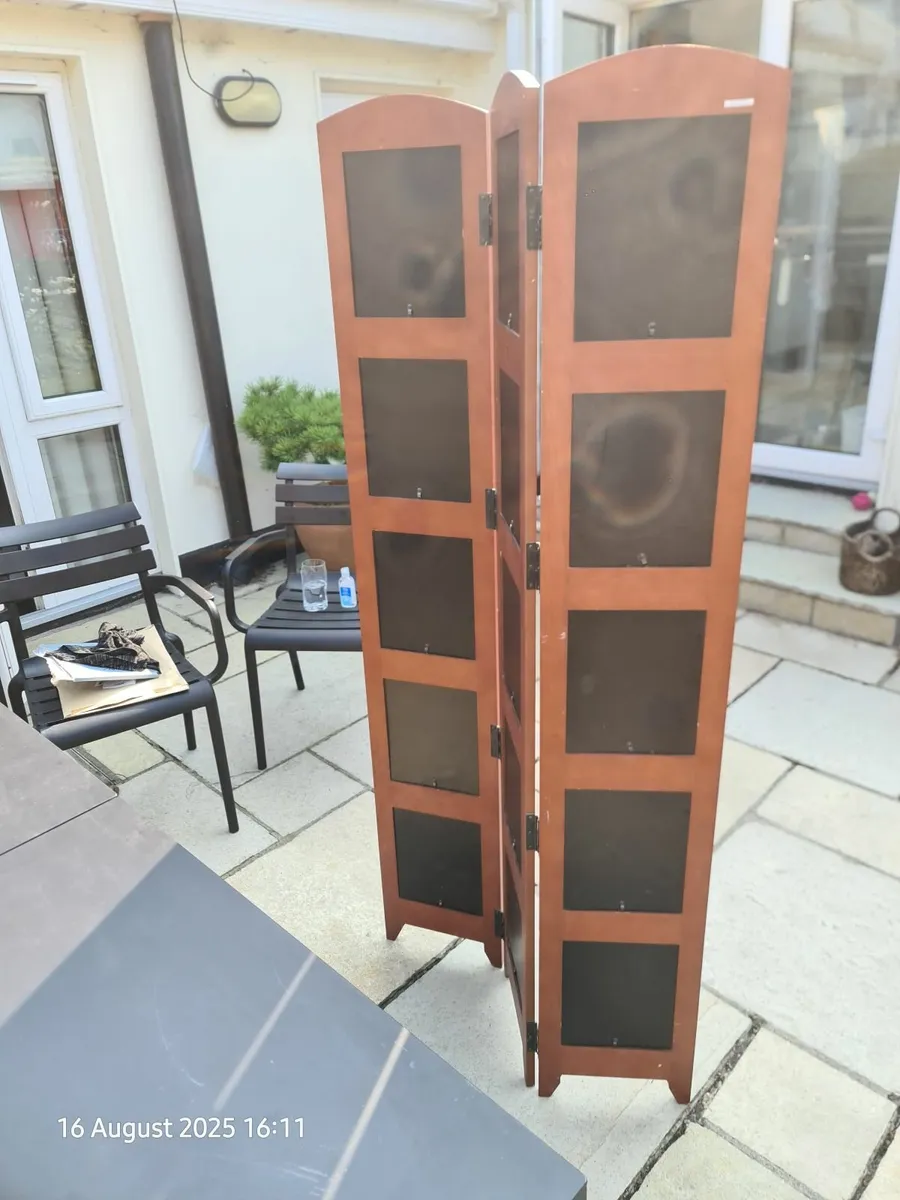 Free Standing Trifold Photo holder/Room divider - Image 3