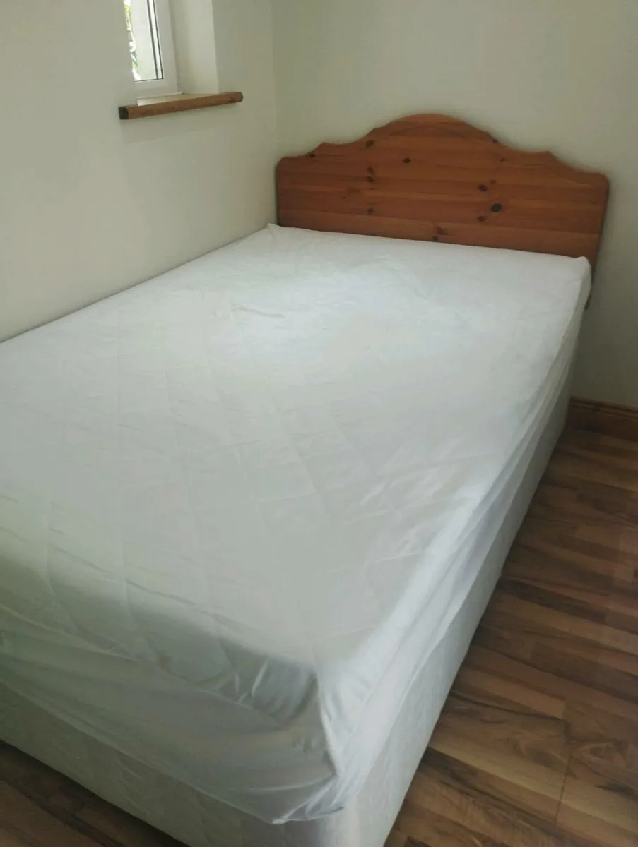 Small double bed - Image 2