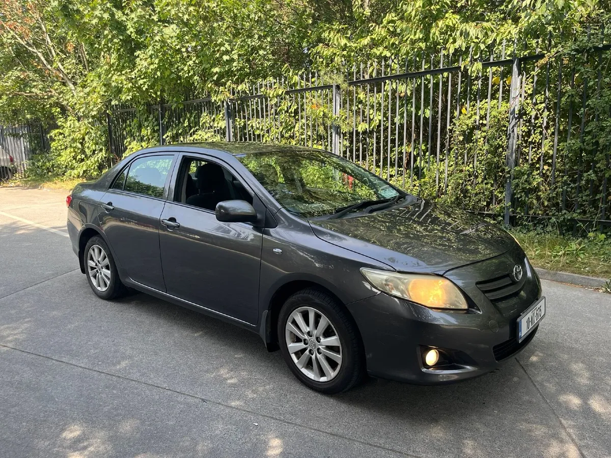 Toyota Corolla 2010 - Image 2