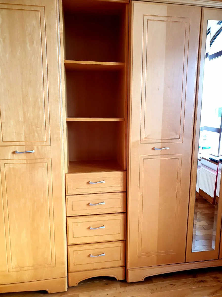 Complete rossmore bedroom furniture set - Image 4