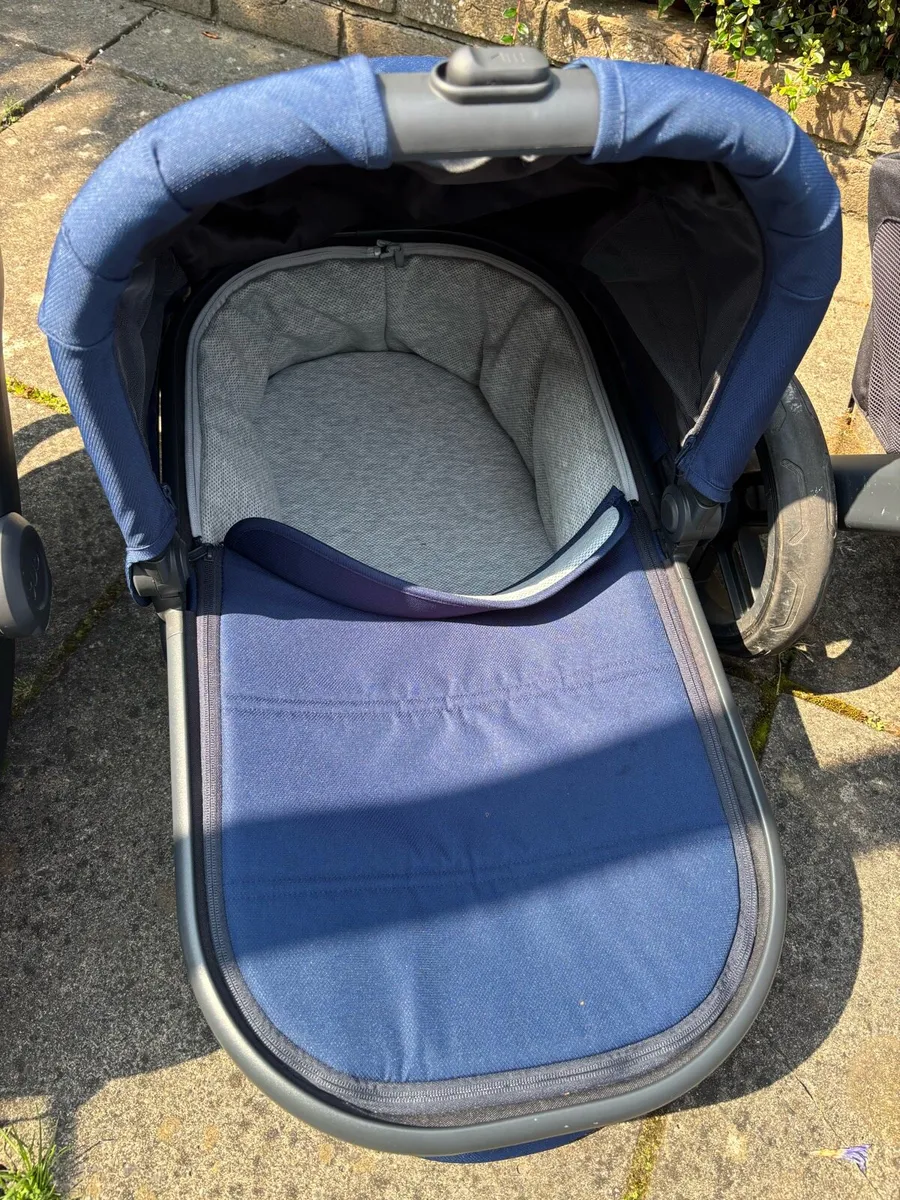 Uppababy vista V2 navy - Image 4