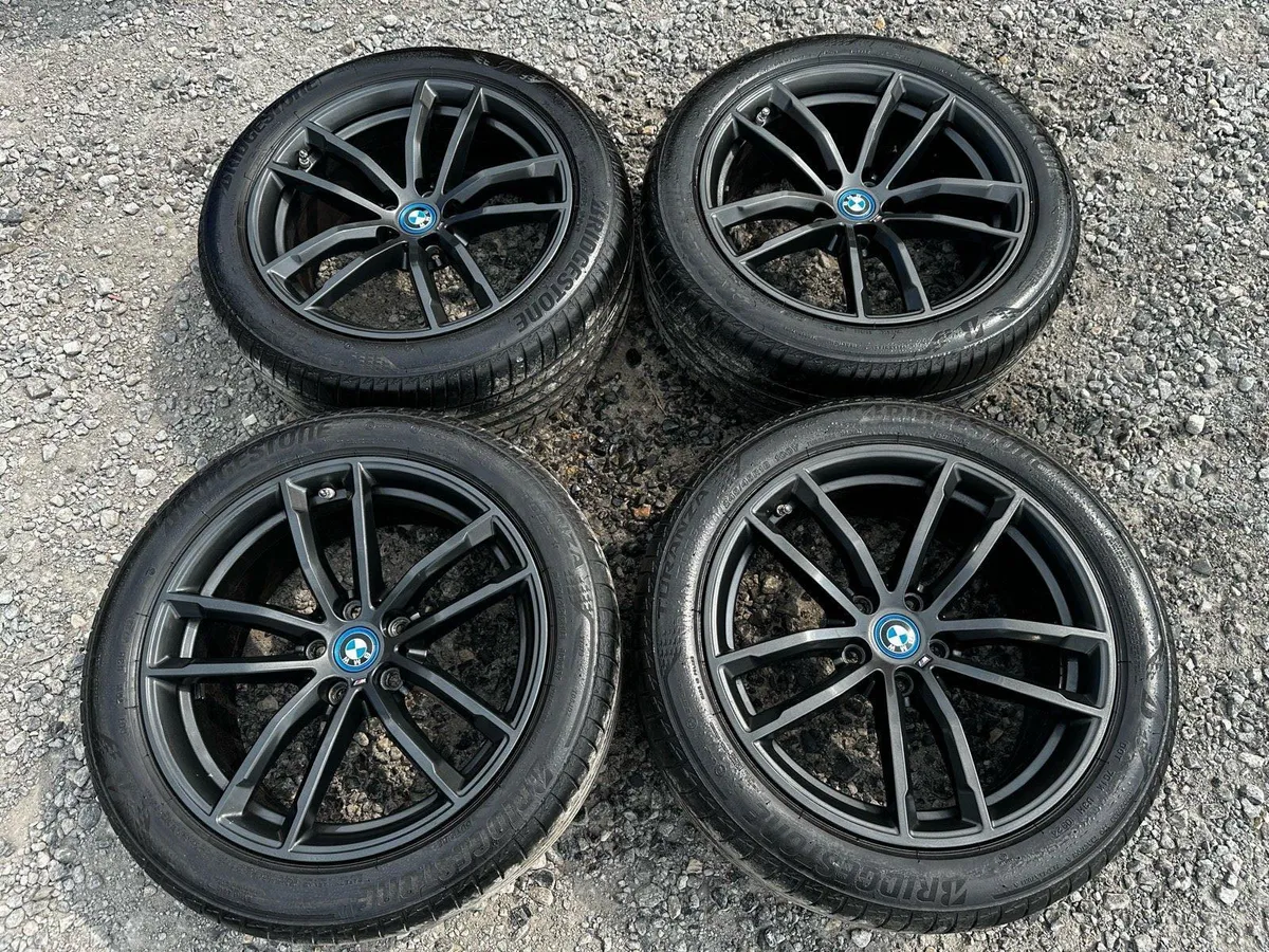 Genuine BMW 18” Immaculate Alloys New Tyres - Image 1