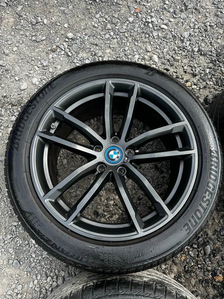 Genuine BMW 18” Immaculate Alloys New Tyres - Image 2