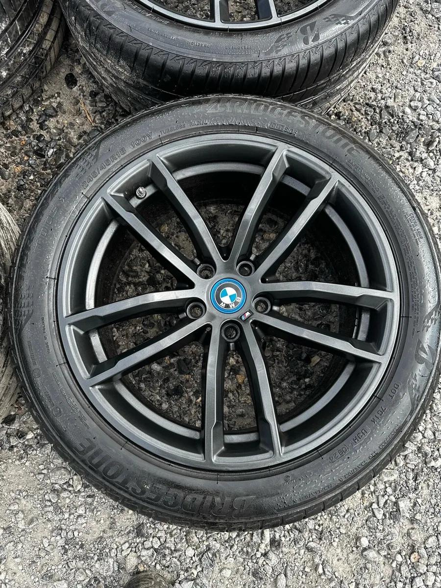 Genuine BMW 18” Immaculate Alloys New Tyres - Image 4