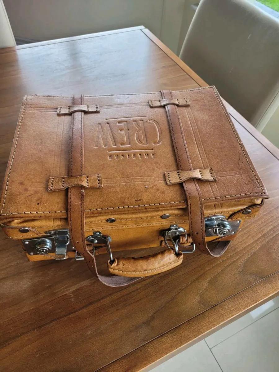 Vintage leather barber/shaving case - Image 1