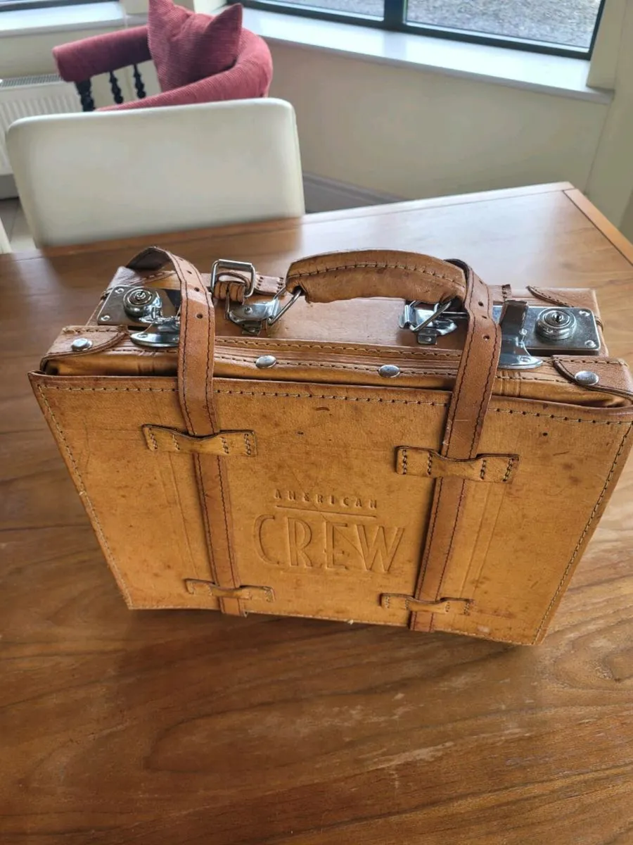 Vintage leather barber/shaving case - Image 2