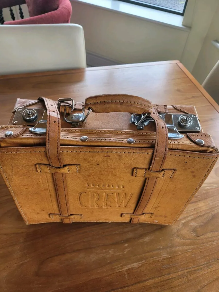Vintage leather barber/shaving case - Image 3