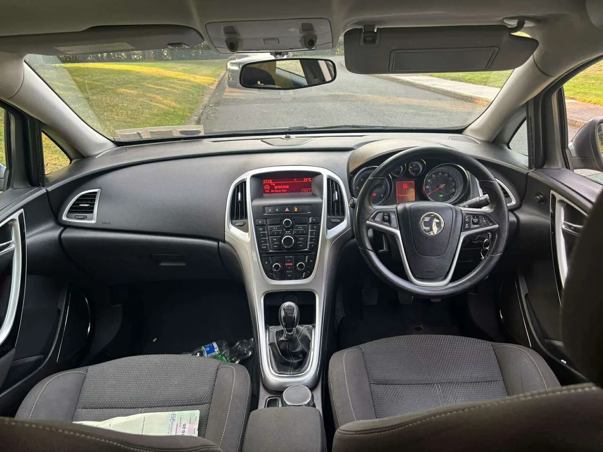 Vauxhall Astra 1.7D NCT 10/2026 - Image 3