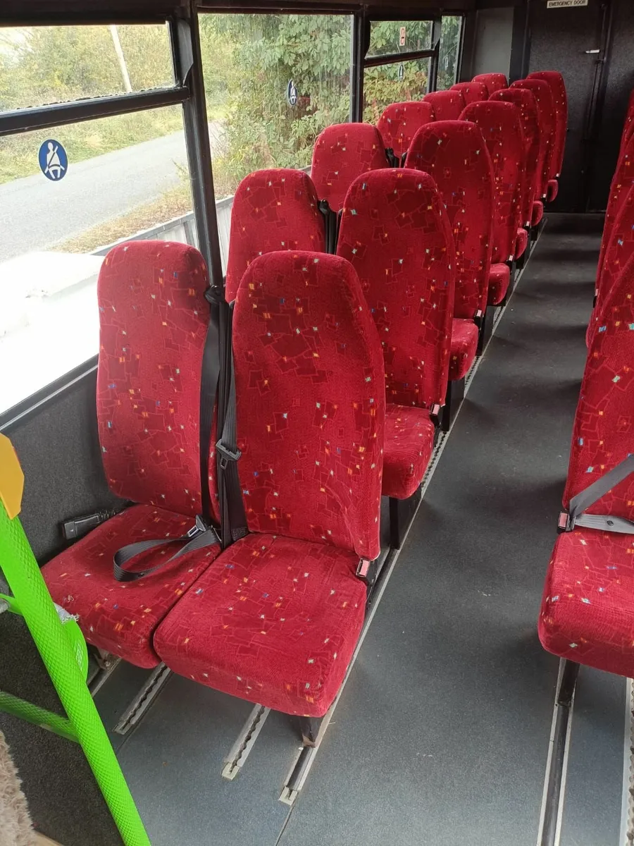 Mercedes-Benz Vario 814 29 Seater - Image 4