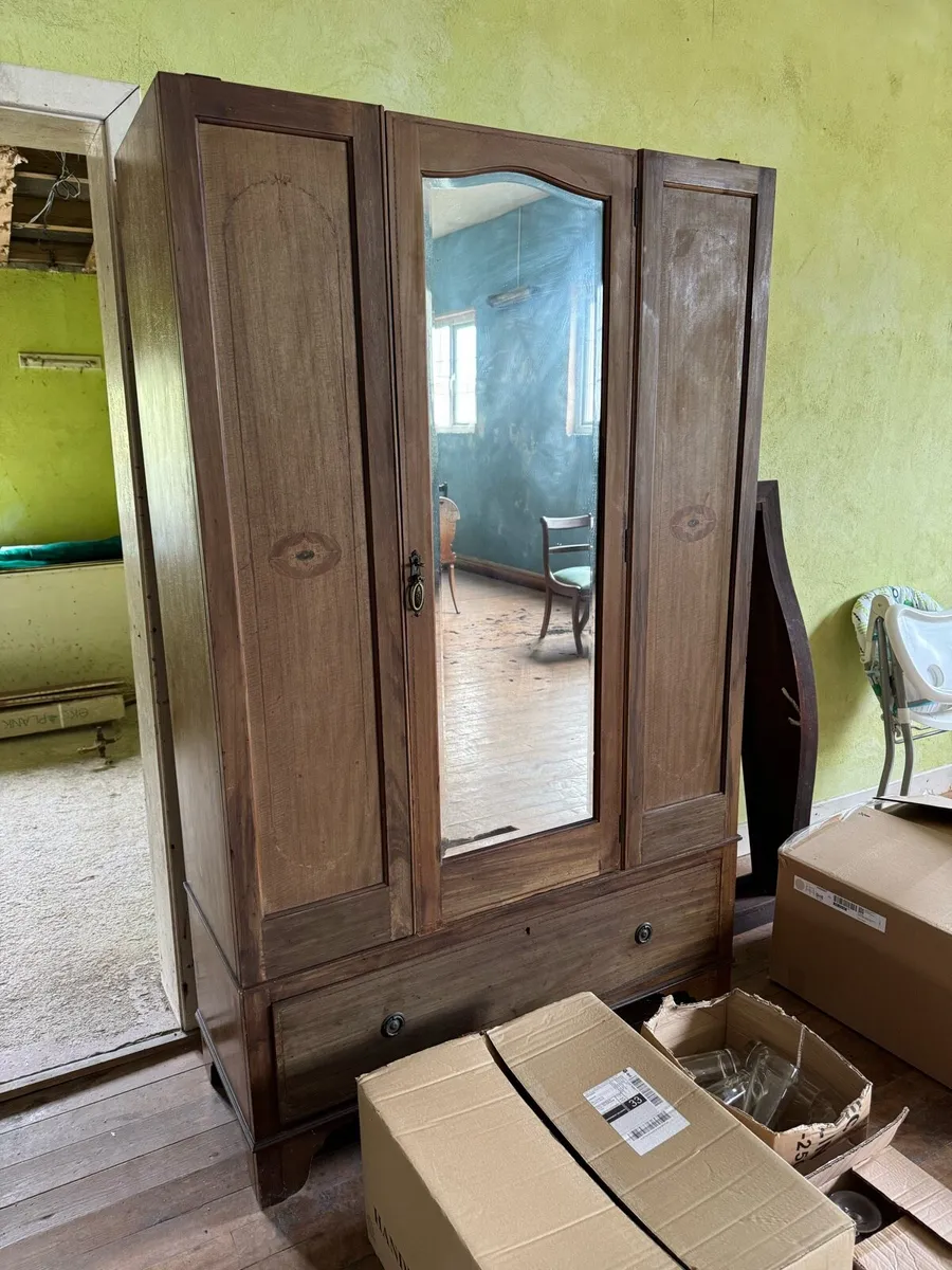 Anitque furniture - Image 2