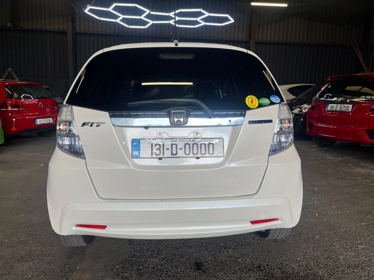 Honda Fit 2013 automatic - Image 4