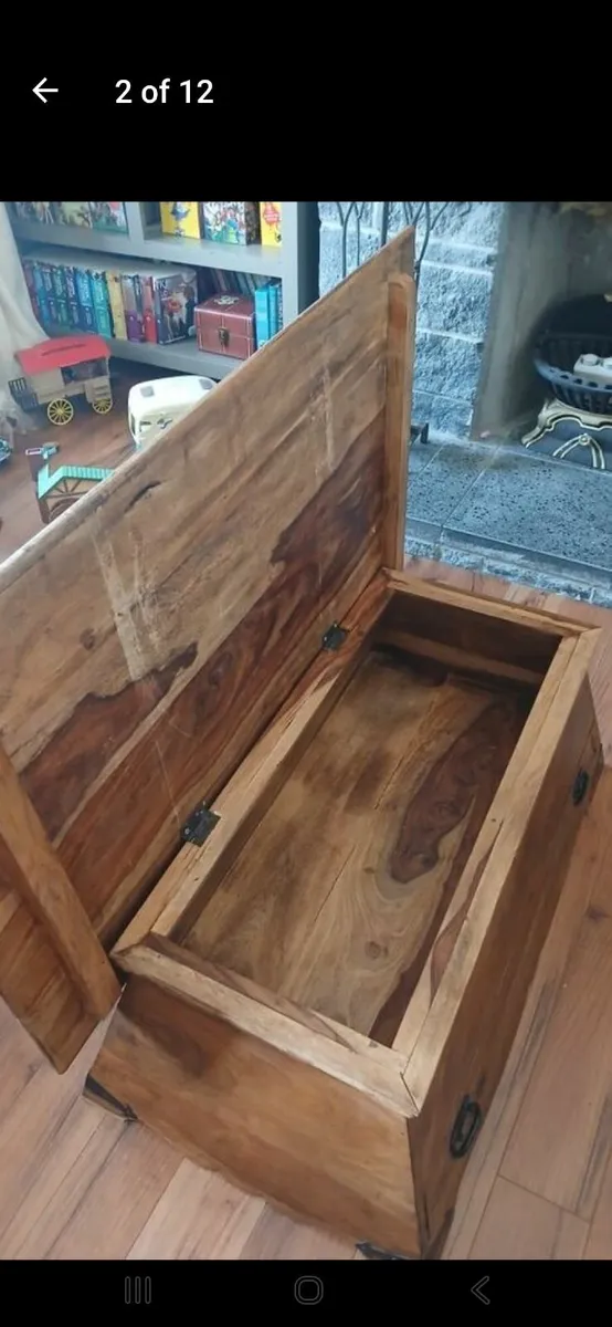 Solid wood coffee table with storage - Image 2