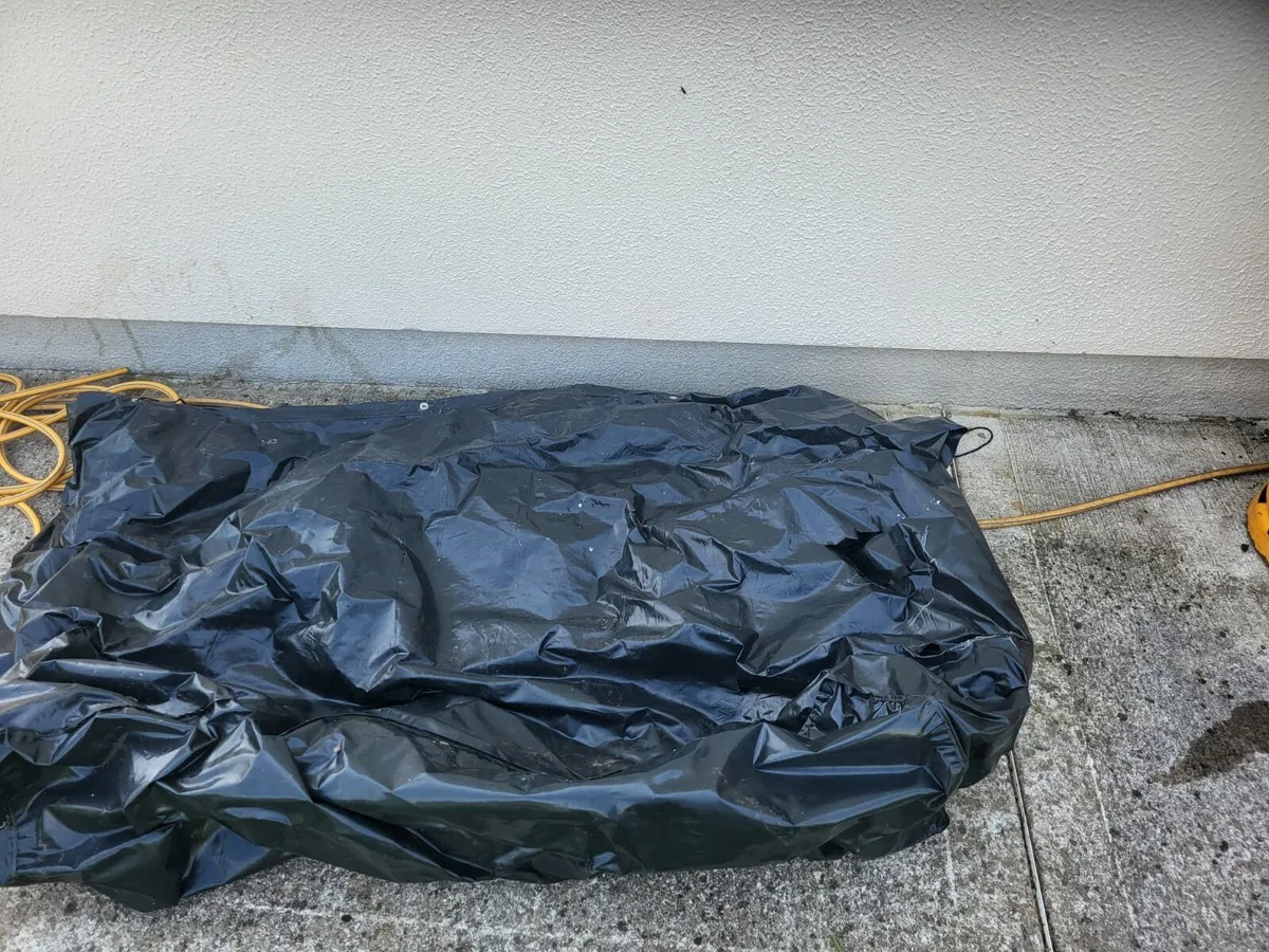 BBq - Image 1