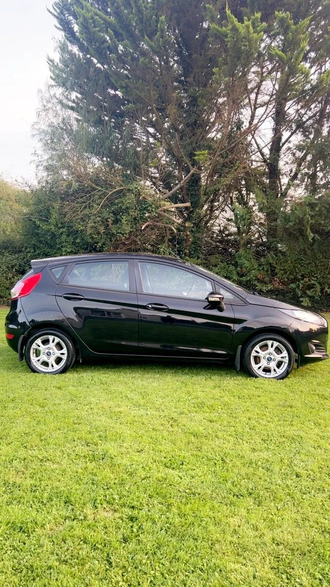 Ford fiesta - Image 2