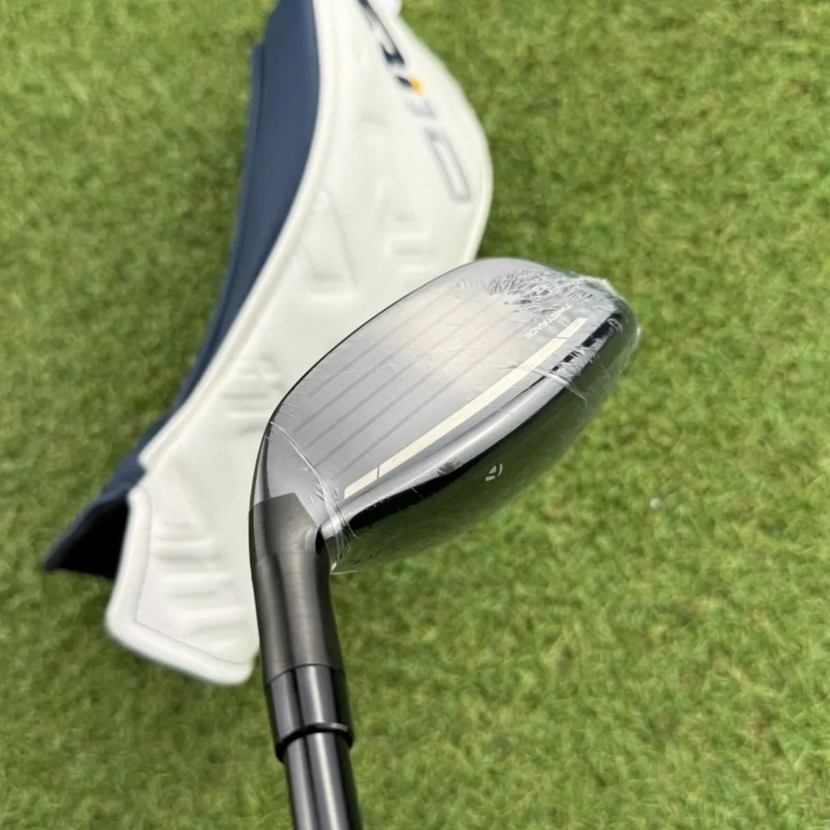 NEW TAYLORMADE Qi10 HYBRID / #3 19° / REGULAR - Image 3