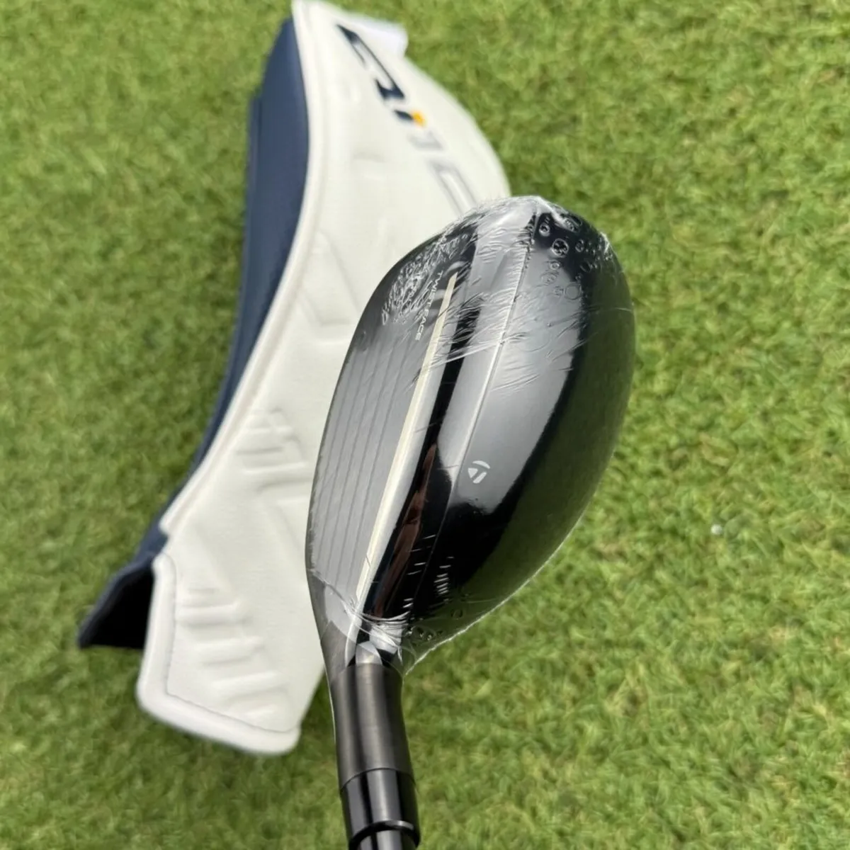 NEW TAYLORMADE Qi10 HYBRID / #3 19° / REGULAR - Image 4