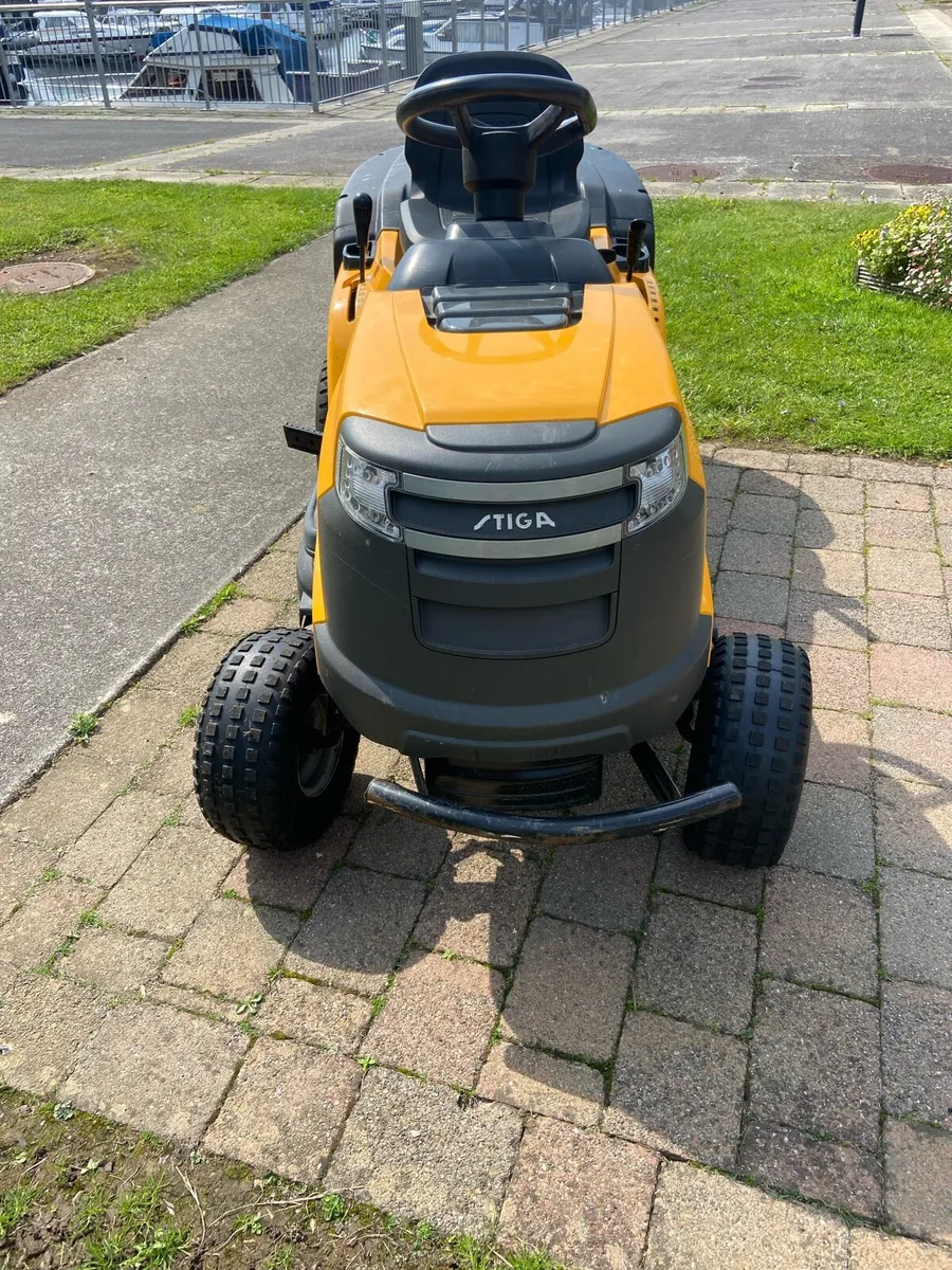 Ride on petrol mower - Image 3