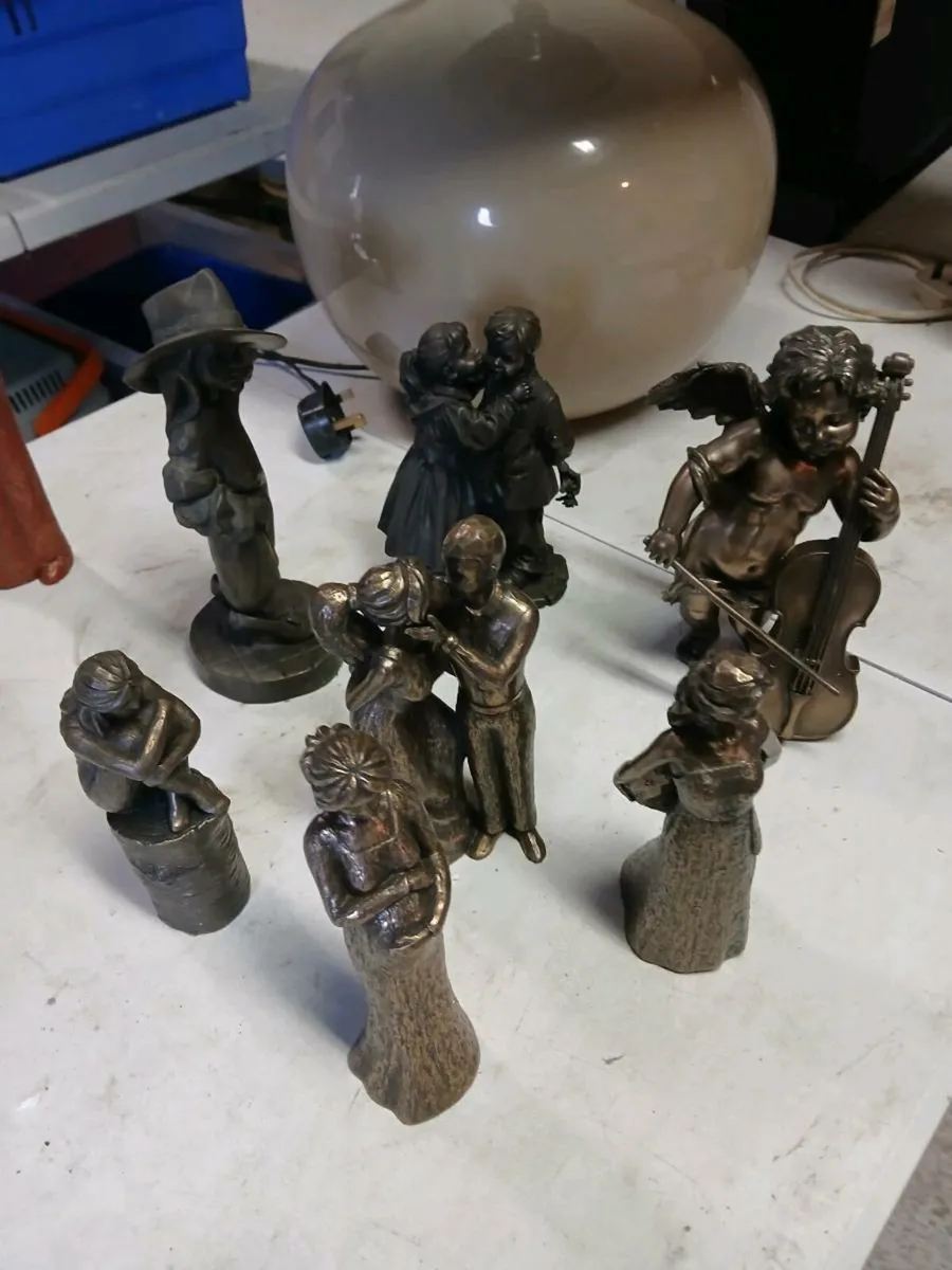 Statues - Image 4