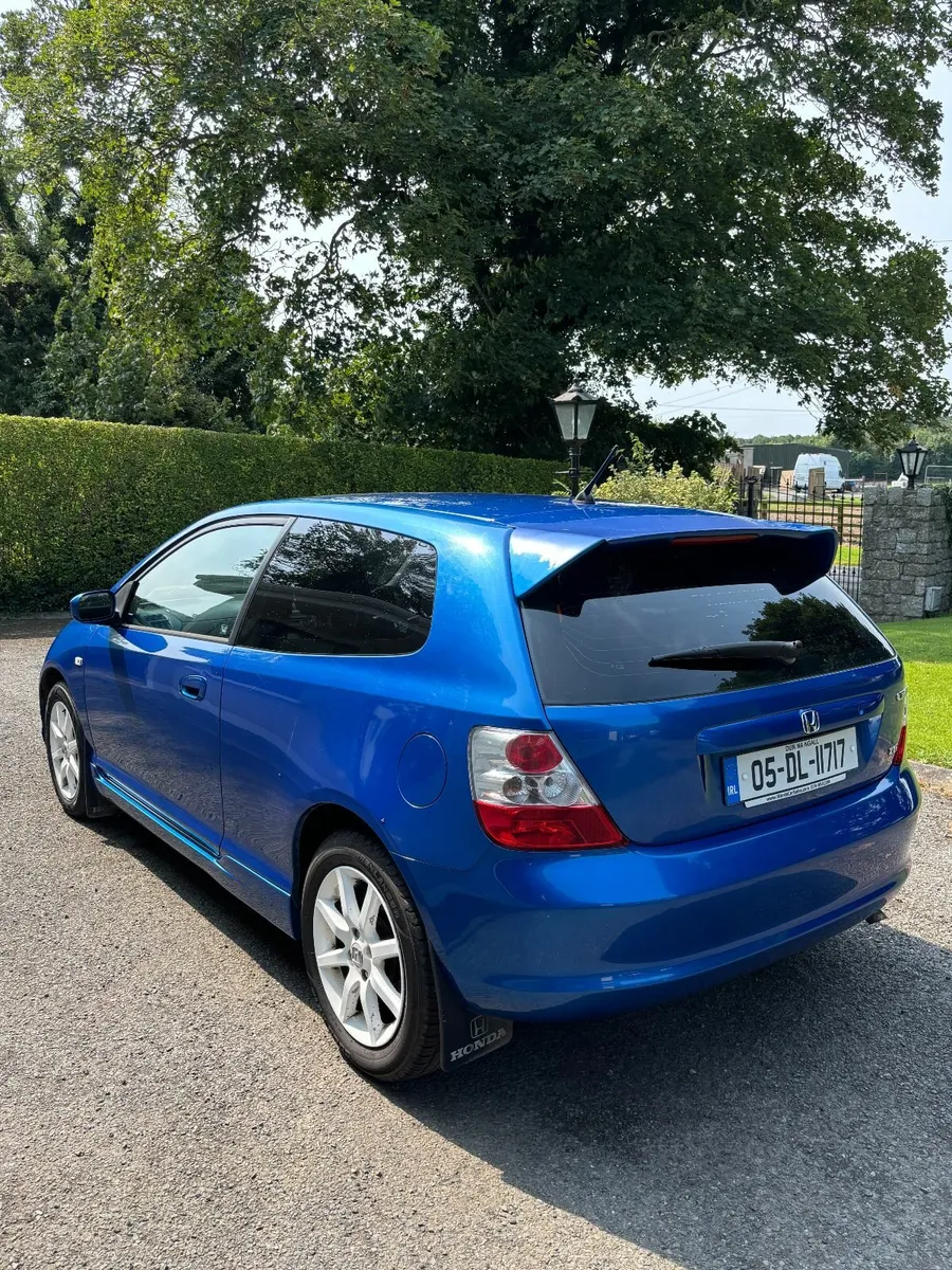 Honda Civic 2005 - Image 1