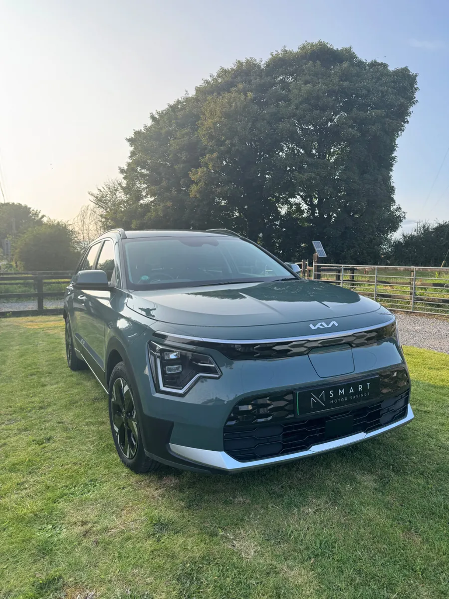 Kia Niro 2023 Long Range *LOW KM* - Image 1