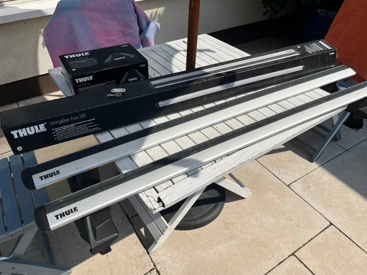Thule Roof Bars for Lexus ES - Image 1