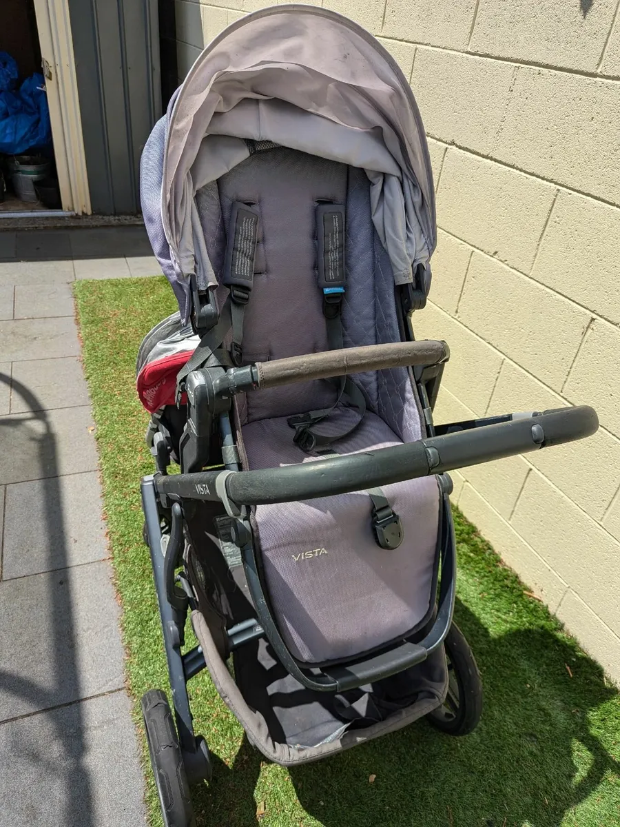 Uppa Baby Vista travel system - Image 1