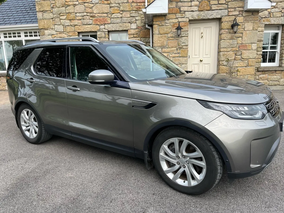 Land Rover Discovery SD6 - Image 2
